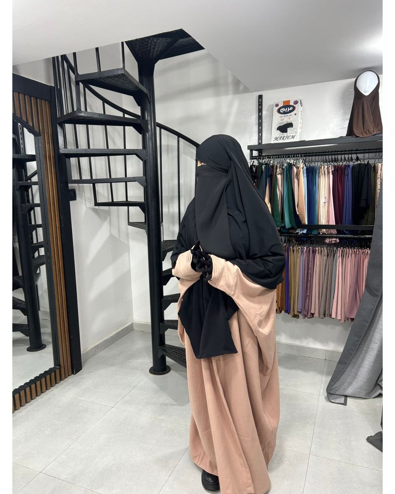 عباءة أنيقة